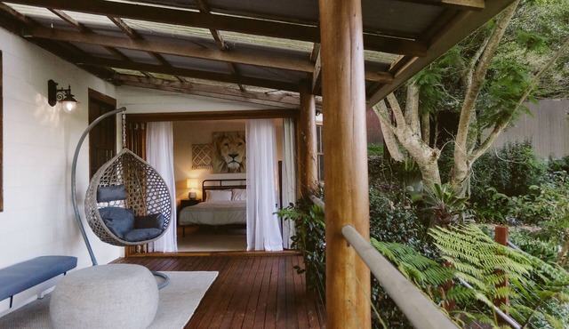 South Coast Hinterland Retreat on 30 acres with Rainforest Hikes and Firepit