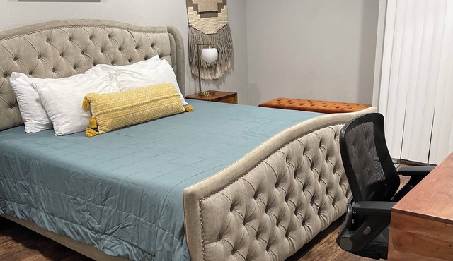 South Coast Plaza Area Ample 1BED 1BTH Comfortable, Clean, Private.