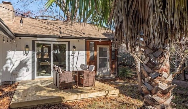 South Congress, Pool Table, King Beds | Portoro