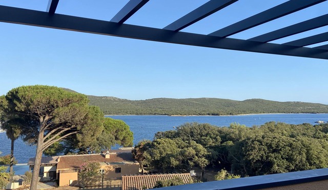 South Corsica T3 sea view in beachfront residence with swimming pool and tennis court