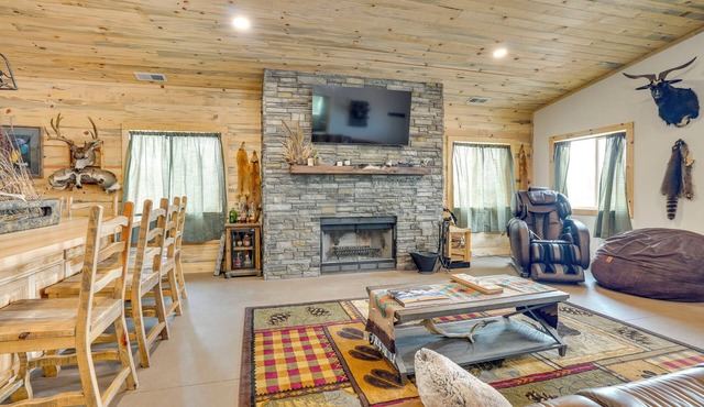 South Dakota Nature Getaway w/Hot Tub