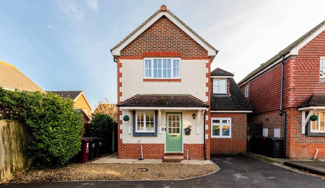 South Downs retreat house with free parking.