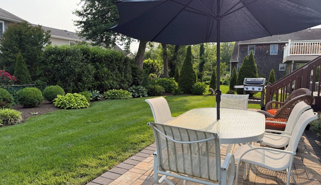 South End 4BR, 5 pool beach badges, bikes. Shady private yard. sleeps 10