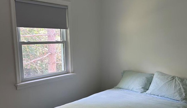 South End Bungalow - 5 full bedrooms