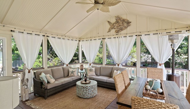 South-end Family favorite! Walk to shopping+restaurants+grocery stores!