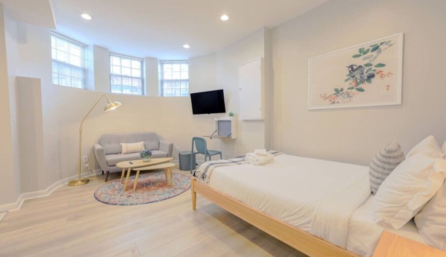 South End Studio Close to Hospitals!