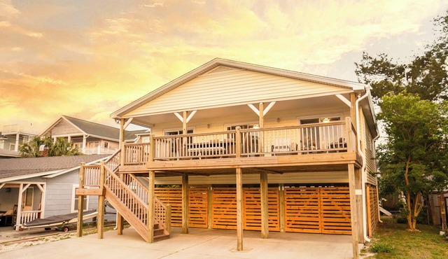 South End WB Beach house w stunning Sunset water views from large front porch.