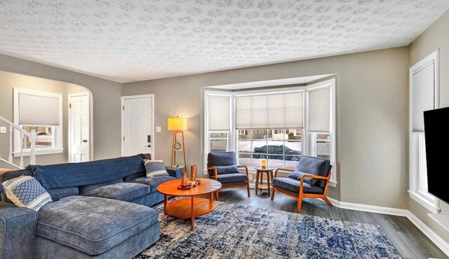 South Euclid 3BR Cozy Winter Escape — Near Clinic