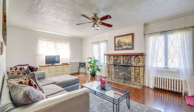 South Euclid Apt < 10 Mi to Downtown Cleveland!