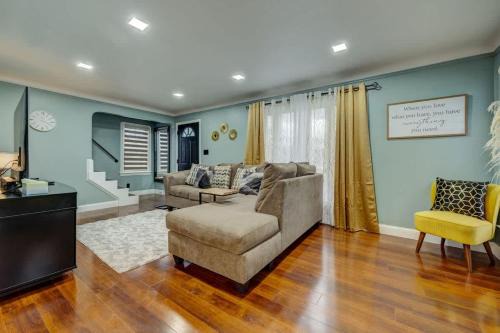 South Euclid Home 10 Minutes to Cleveland Clinic