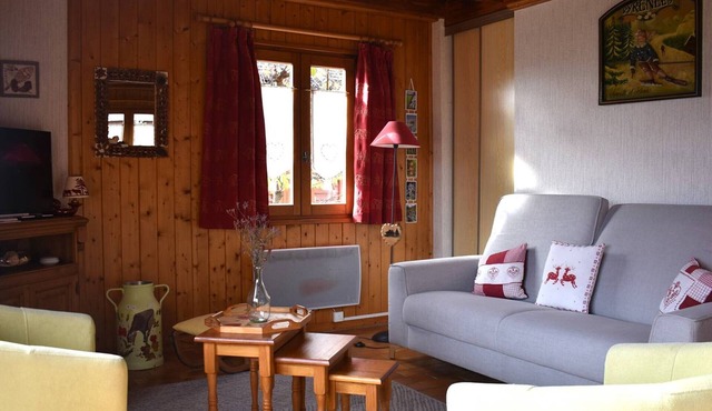 South-Facing 4-Side Chalet with Terrace near Centre