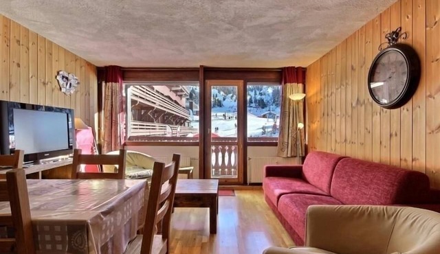 South-facing apartment at the slopes, 3 rooms with wifi