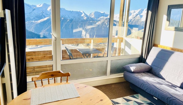 South-facing apartment in l'Alpe d'Huez, close to the Alpe express gondolas