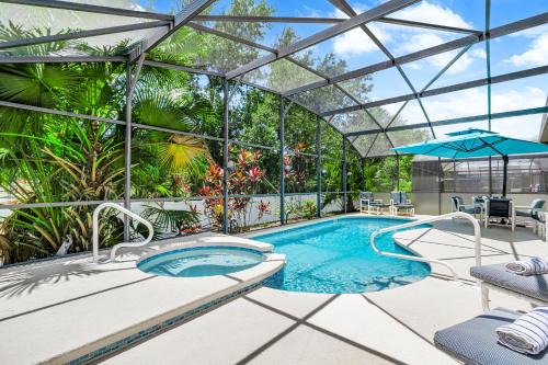 South Facing Pool with Spa and a Game Room in Prime Location Near Disney
