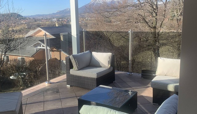 South-facing villa in the heights of GAP with panoramic mountain views