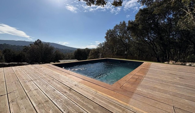 South France, A/C independent villa, 6 guests, 3 suites, heated private pool