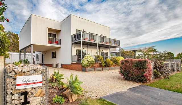 South Gateway Unit pet friendly