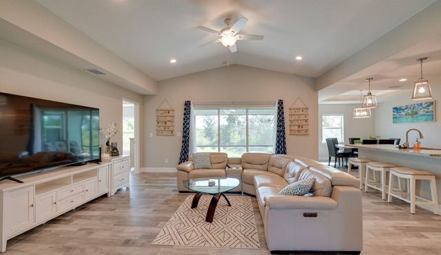 South Gulf Cove Port Charlotte Retreat: Gas Grill