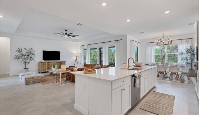 South Gulf Cove 3 Bedroom Private Home with Hot Tub