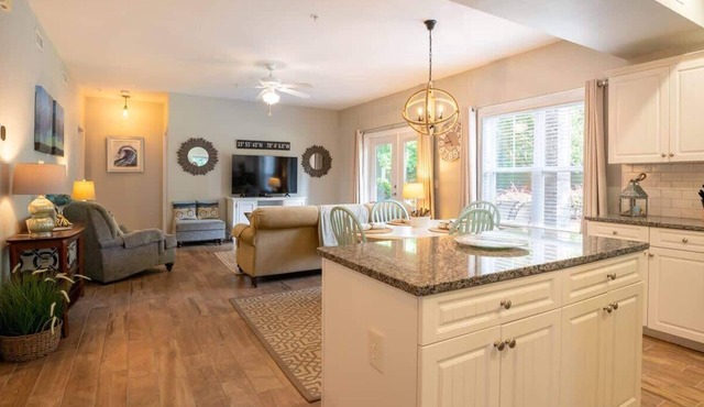 South Harbor Serenity: Quiet Dog-Friendly Condo Near Golf, Marina & Beach
