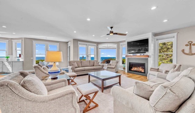 South Haven Luxury Lakefront - Panoramic Lake Views