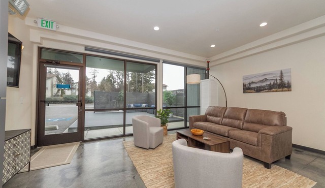 South Hill King Suite, Stylish, Private, Parking Included