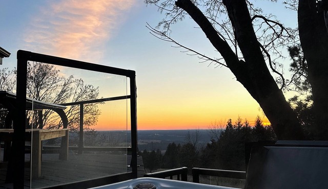 South Hill Spacious View Home on Acreage