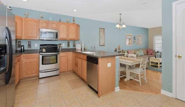 South Island Villas - Steps to the boardwalk, Check out this 4 Bedroom Townhome with Outdoor Pool!