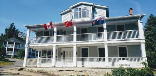 South Landing Inn