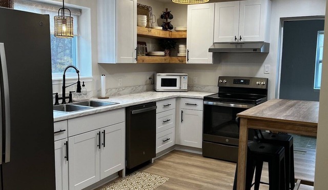 South Liberty Inn-cozy getaway minutes away from Patoka Lake