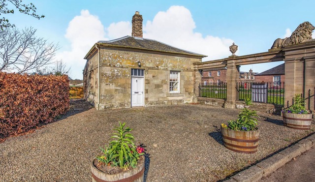 South Lodge - UK48318