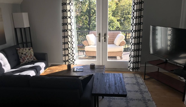 South Minneapolis Treetop Unit - 2 Blks From The Lake Calhoun And Lake Harriet