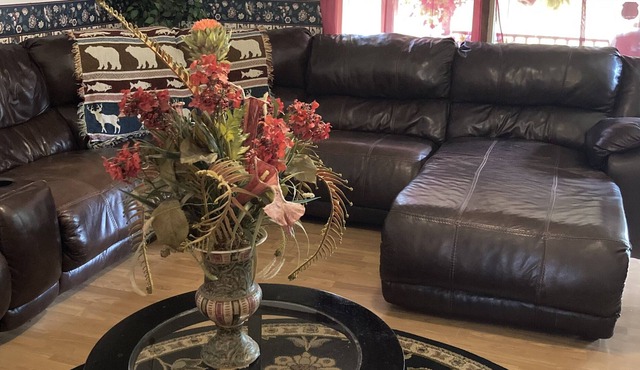 South Mountain Cozy Cottage is six miles from South Mountain State Park