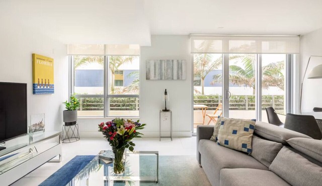 South of 5th Oceanfront W/Balcony Beach Access