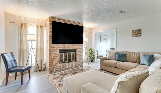South OKC Home w/Game Room: 18 Mi to OU Campus!