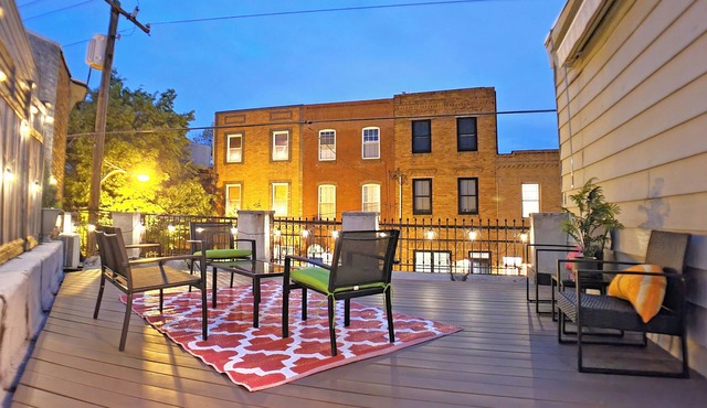 South Philly, Roof Deck, Pool Table, Sleeps up to 7