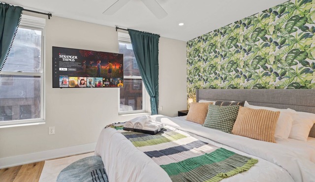 South Philly Stunner- Walk to Cheesesteak Heaven