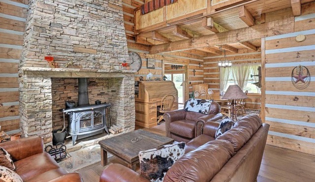 South Pittsburg House with Wraparound Porch!