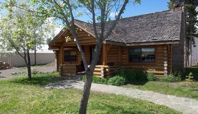 South Plateau Cabins - A Unique and Beautiful Log Home
