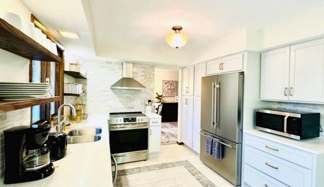 South Saint Paul 5 Bedroom - Kraft Gallery by Minne-Getaway