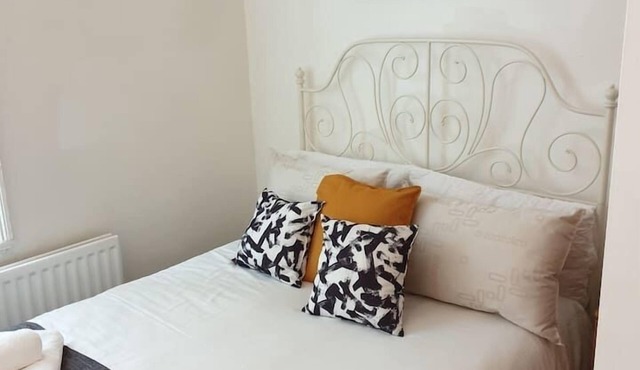 South Shield's Hidden Gem Garnet 3 Bedroom Apartme