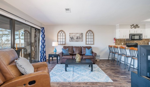 South Shore 1 bdrm! Gameroom! Mini-Golf, Indoor Hottub, Pickleball, Tennis&More!