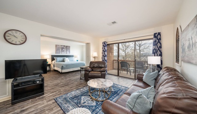 South Shore 1 BDRM! Mini-golf/Gameroom/Hot Tub, Pickle ball & More!