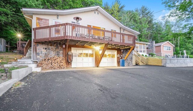 South Shore Lake House Hideaway