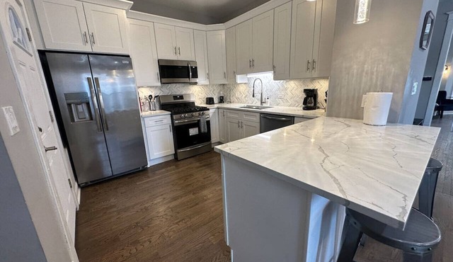 South Shore Retreat 5 bedrooms/entertainment