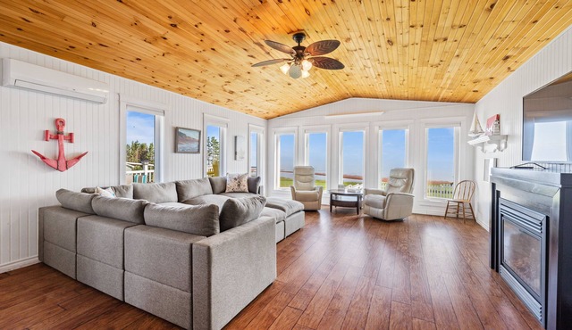 South Shore Waterfront gem With hot tub