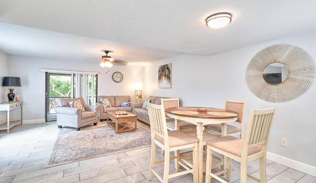 South Tampa Retreat Fenced Yard, Top Location!