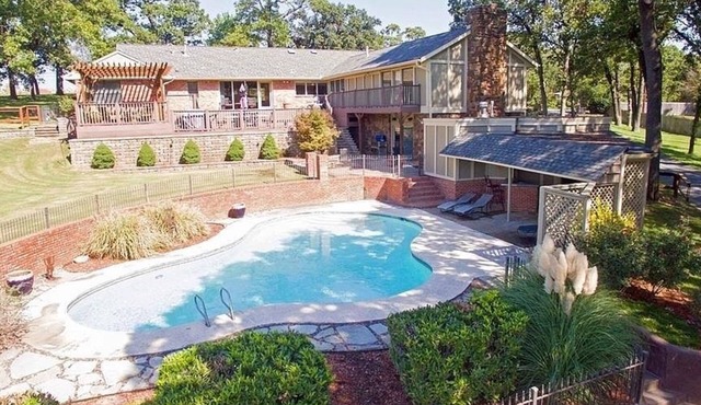 South Tulsa Private Gated Oasis