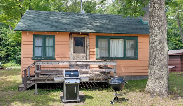 South Twin Lake Cabin w/Dock, Steps to Water