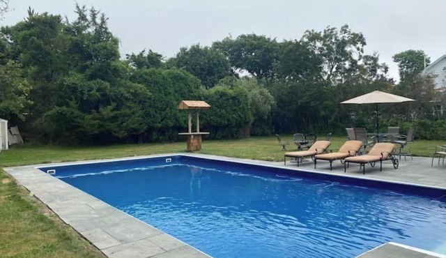 Southampton Home with Heated Pool,6 minutes from beach’s